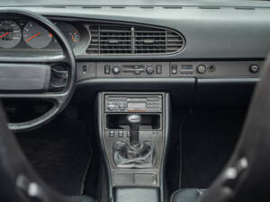 Image 36/42 de Porsche 944 S2 (1991)