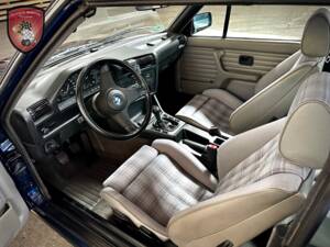 Bild 18/86 von BMW 318i (1994)