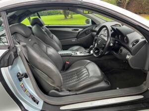 Imagen 22/30 de Mercedes-Benz SL 55 AMG (2003)