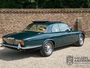 Image 32/50 of Jaguar XJ 6 L 4.2 (1975)