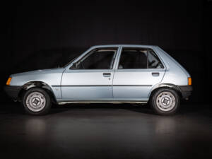 Immagine 2/33 di Peugeot 205 (1984)