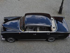 Image 8/15 of Mercedes-Benz 190 c (1964)