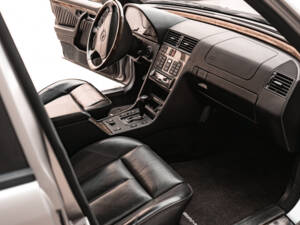 Image 15/41 of Mercedes-Benz C 36 AMG (1995)