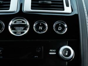 Afbeelding 47/50 van Aston Martin V8 Vantage S (2013)