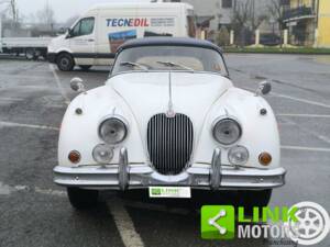Image 2/10 of Jaguar XK 150 DHC (1958)