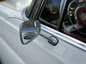 Image 13/50 of Mercedes-Benz 220 SE b (1963)