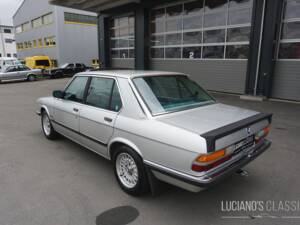 Image 5/59 of BMW 528i (1982)