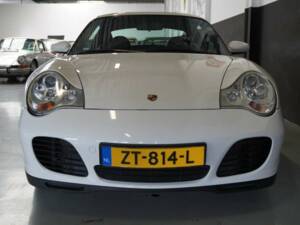 Imagen 30/50 de Porsche 911 Carrera 4 (2002)