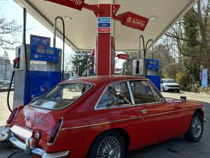 Image 3/28 de MG MGB GT (1966)