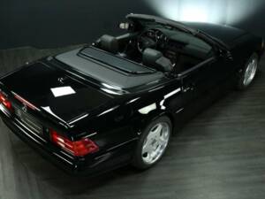 Immagine 21/30 di Mercedes-Benz SL 600 (2001)