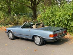 Image 16/50 de Mercedes-Benz 500 SL (1989)