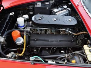 Afbeelding 35/50 van Ferrari 275 GTS (1965)