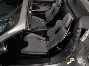 Image 16/42 de Ferrari 296 GTS (2024)