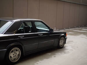 Image 54/83 of Mercedes-Benz 190 E 2.3-16 (1984)