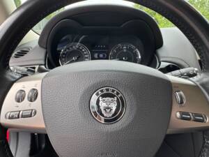 Image 33/49 of Jaguar XKR (2007)
