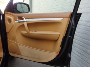 Image 59/93 of Porsche Cayenne Turbo (2007)