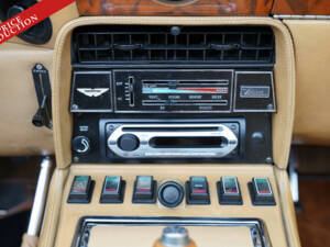 Image 39/50 de Aston Martin V8 Volante (1981)