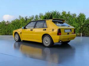 Image 4/13 of Lancia Delta HF Integrale Evoluzione I (1992)