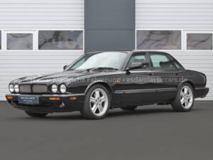 Image 1/29 of Jaguar XJR 4.0 (1998)