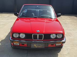 Image 11/38 of BMW 320i (1987)