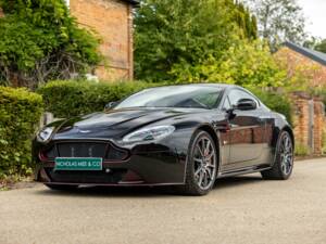 Bild 28/50 von Aston Martin V12 Vantage S (2017)