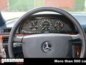 Immagine 12/15 di Mercedes-Benz 300 SE (1986)