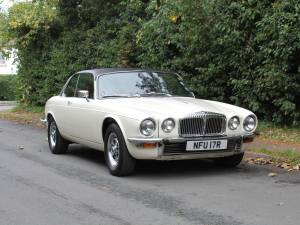 Image 1/14 of Daimler Sovereign 4.2 (1977)