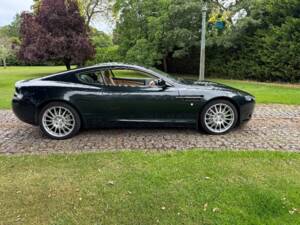Image 13/43 of Aston Martin DB 9 (2008)