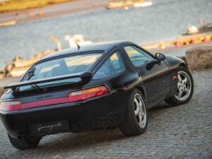 Image 19/63 of Porsche 928 GTS (1994)