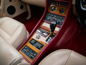 Immagine 17/50 di Bentley Continental R (1996)