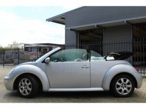 Immagine 6/7 di Volkswagen New Beetle 1.6 (2003)