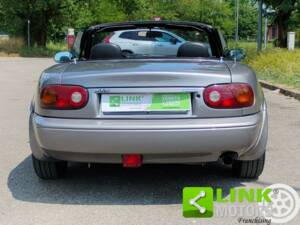Image 8/10 of Mazda MX-5 1.6 (1994)