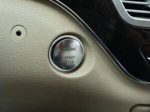 Immagine 44/50 di Mercedes-Benz S 350 CDI BlueEFFICIENCY L (2011)