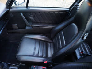 Image 25/50 of Porsche 911 Turbo 3.3 (1986)