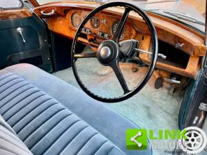 Image 9/10 of Bentley S 1 (1957)