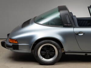 Image 13/41 of Porsche 911 SC 3.0 (1982)