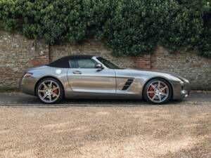 Image 16/26 of Mercedes-Benz SLS AMG Roadster (2013)