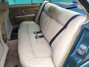 Image 21/38 of Jaguar XJ 6 4.2 (1970)