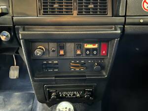 Bild 12/18 von Volvo 244 DLS (1980)