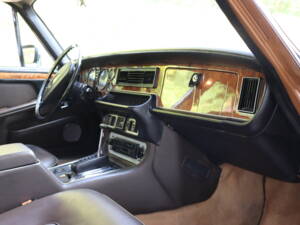 Bild 20/34 von Daimler Double Six Vanden Plas (1975)