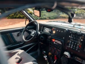 Image 12/28 of Lancia Delta HF Integrale Evoluzione I (1991)