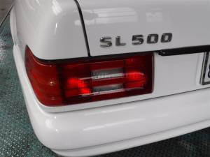 Image 9/48 of Mercedes-Benz SL 500 (2000)