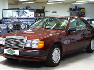 Image 1/15 of Mercedes-Benz 230 CE (1988)