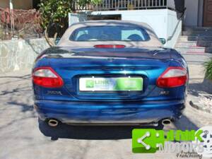 Image 5/10 of Jaguar XK8 4.0 (1997)