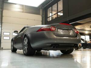 Image 24/46 of Jaguar XKR (2008)