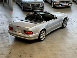 Image 42/82 of Mercedes-Benz SL 500 &quot;Silver Arrow&quot; (2001)