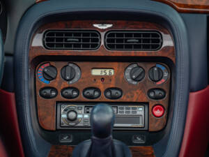 Bild 15/37 von Aston Martin DB 7 Volante (1998)