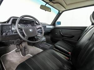 Immagine 9/50 di BMW 320i (1983)