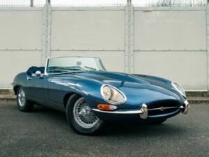 Image 1/55 of Jaguar E-Type 3.8 Flat Floor (1961)