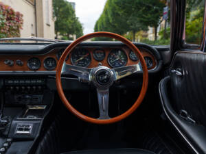 Image 15/26 of ISO Grifo GL 300 (1968)